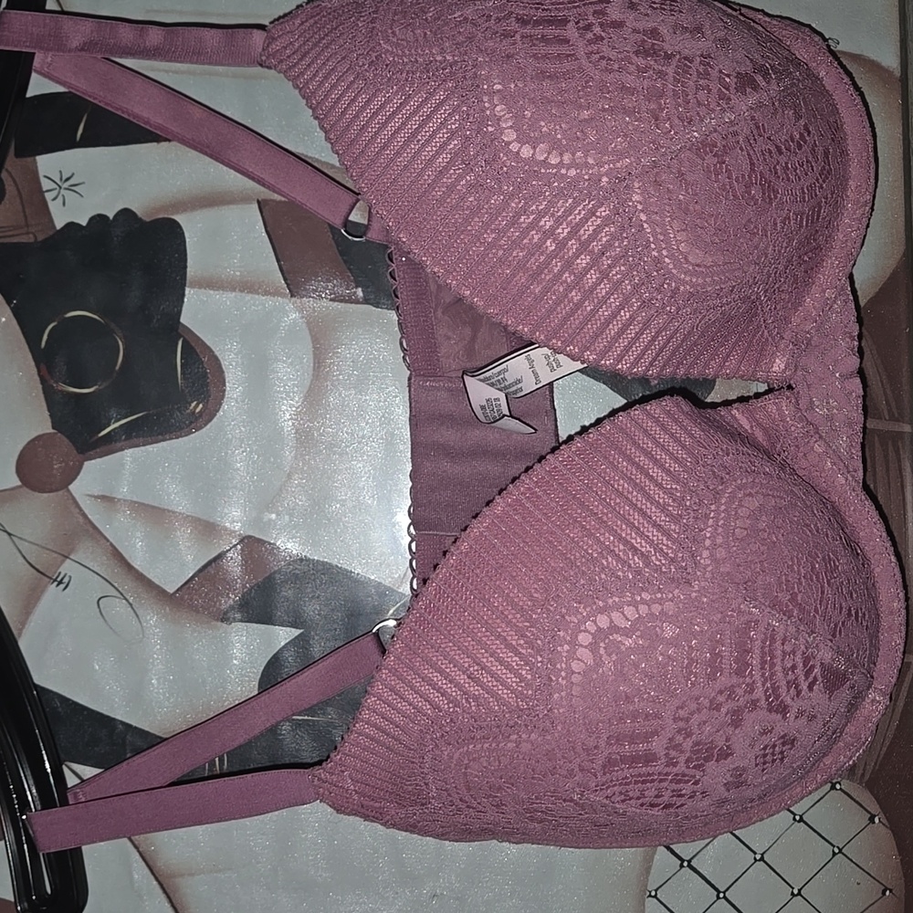 Victoria's Secret Mauve Lace Bra - Picture 2 of 6
